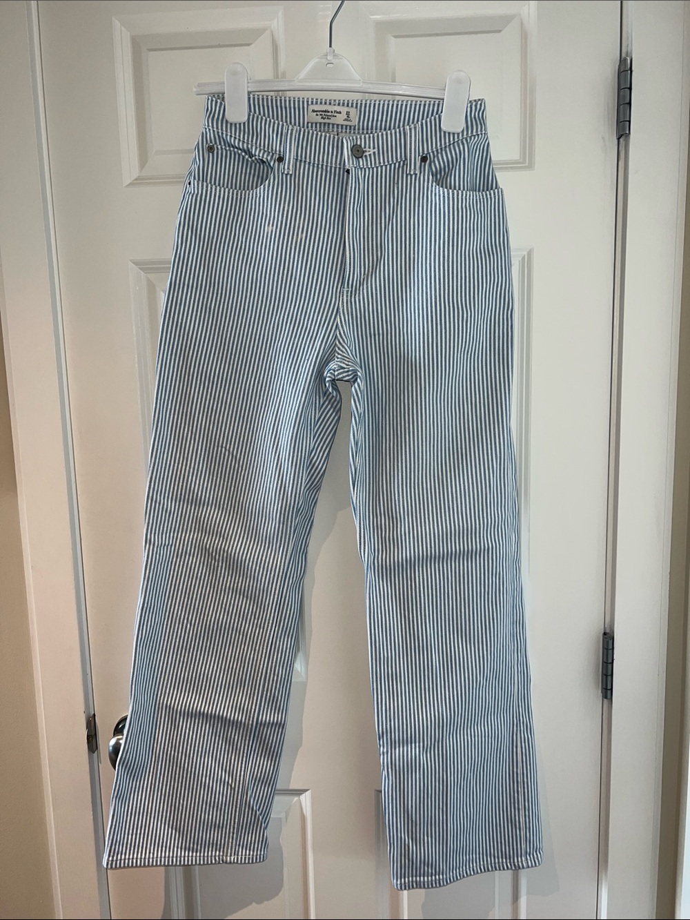 Abercrombie & Fitch Light Blue and White Striped 90’s relaxed High-Rise Jeans